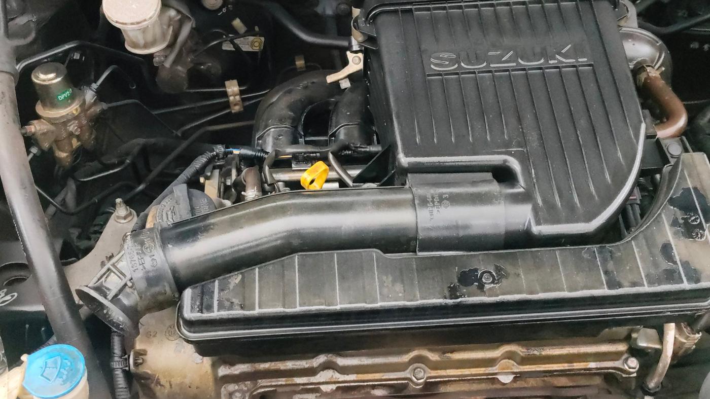 2013 Maruti Swift VXI, Petrol, Manual, 72,244 km, Engine View - Right