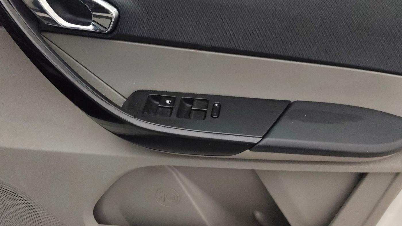 2018 Tata Tiago XZA PETROL, Petrol, Automatic, 34,729 km, Driver Side Door Panels Control