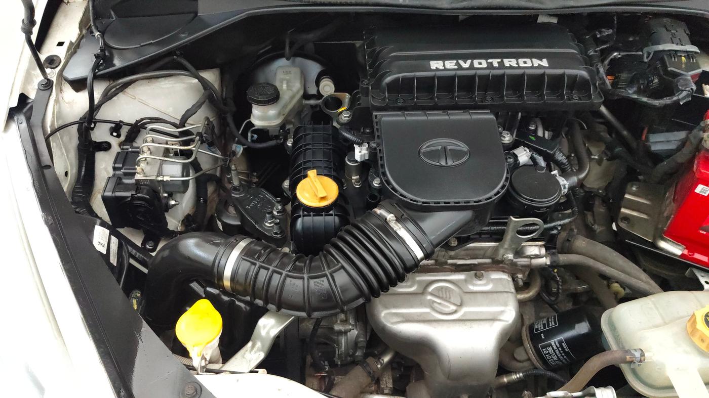 2018 Tata Tiago XZA PETROL, Petrol, Automatic, 34,729 km, Engine View - Right