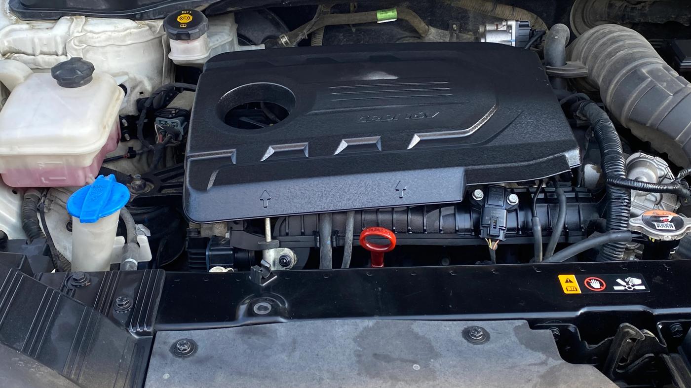 2022 KIA CARENS LUXURY PLUS 1.5 DIESEL AT 6 STR, Diesel, Automatic, 1,18,415 km, Engine View - Right