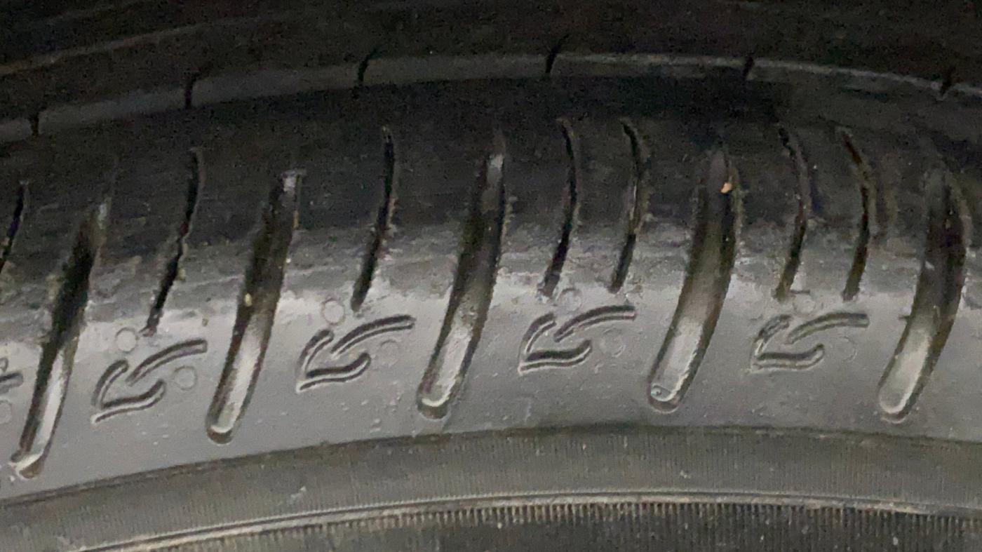 2019 Hyundai VENUE SX PLUS 1.0 TURBO DCT, Petrol, Automatic, 19,875 km, Left Front Tyre Tread