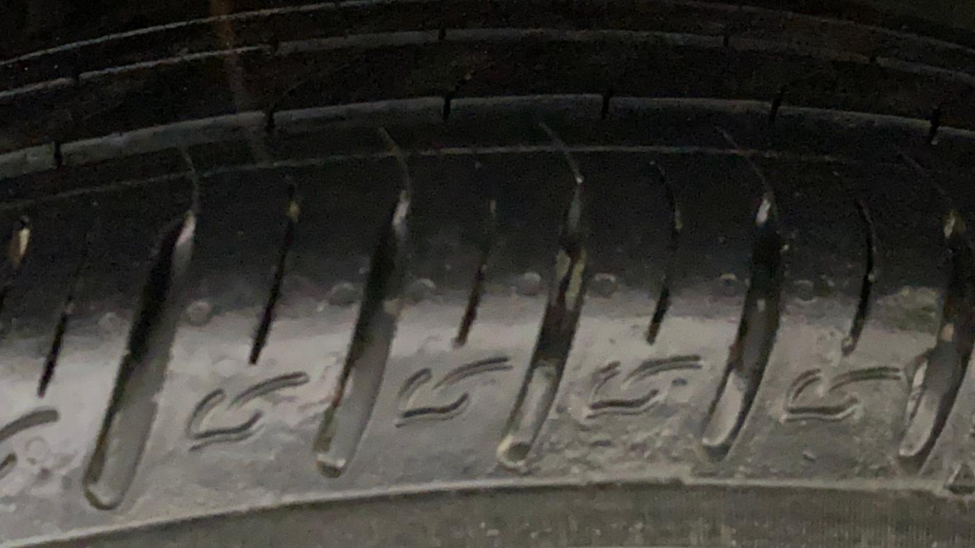 2019 Hyundai VENUE SX PLUS 1.0 TURBO DCT, Petrol, Automatic, 19,875 km, Right Rear Tyre Tread