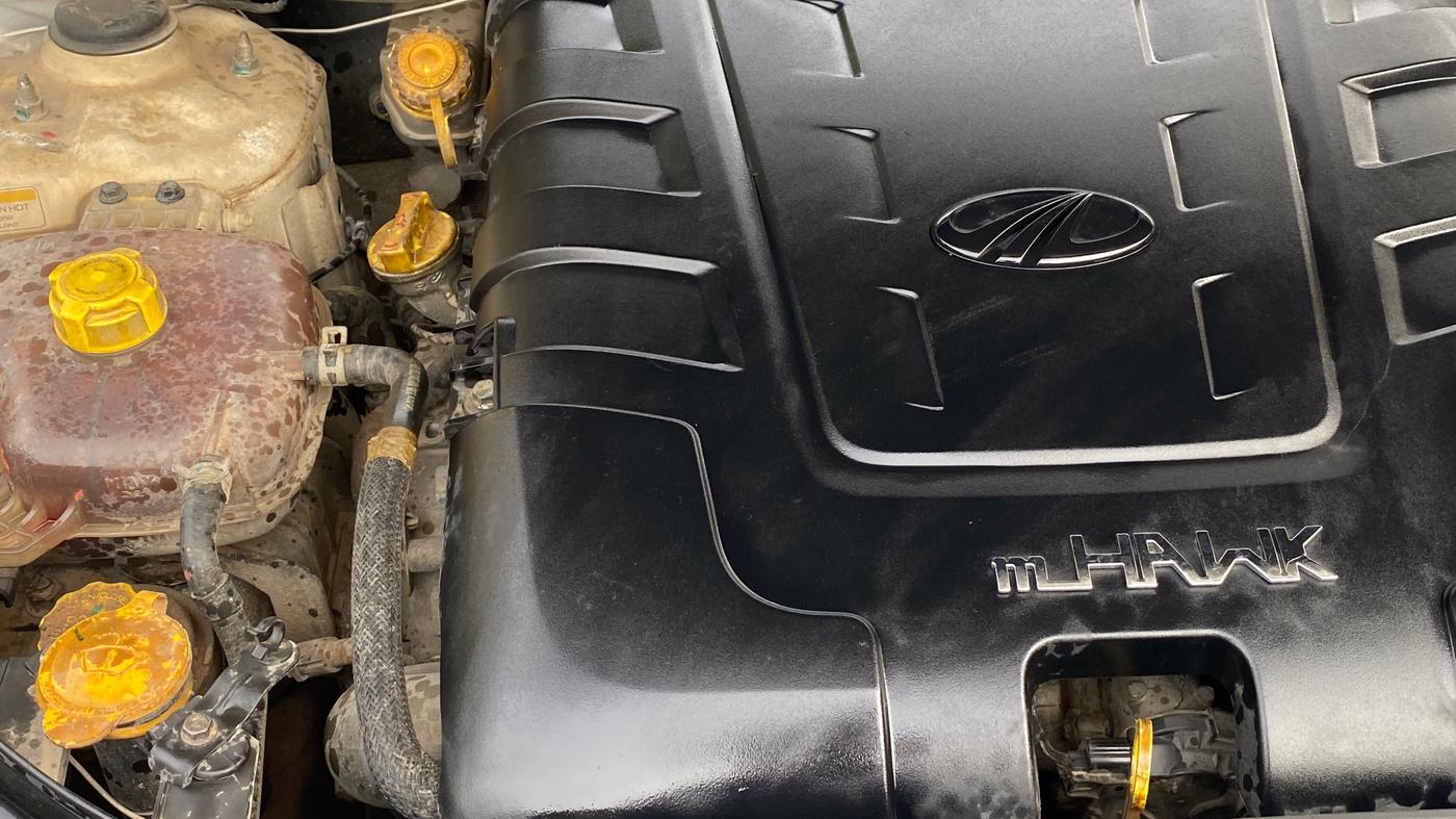 2019 Mahindra XUV500 W11, Diesel, Manual, 1,39,810 km, Engine View - Right