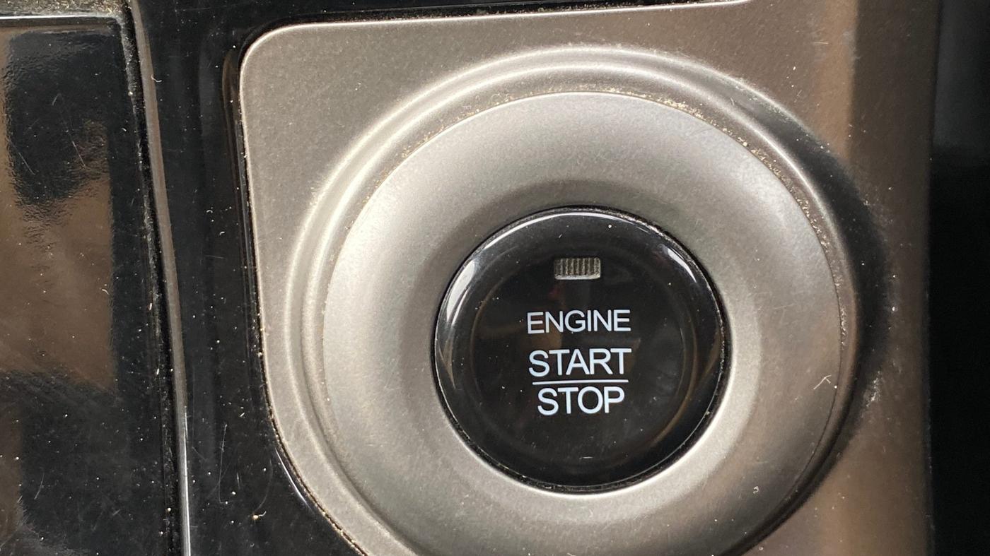 2019 Mahindra XUV500 W11, Diesel, Manual, 1,39,810 km, Keyless Start/ Stop Button