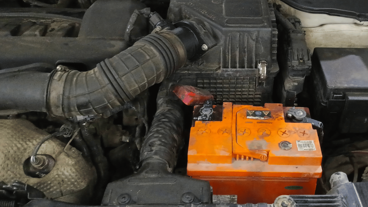 2020 Mahindra XUV300 W8 1.5 DIESEL, Diesel, Manual, 69,693 km, Engine View - Left