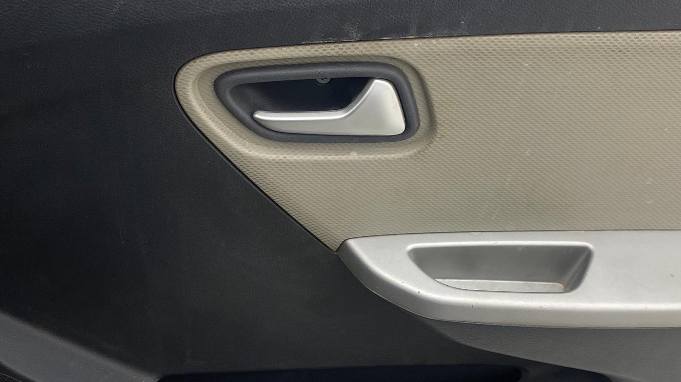 2016 Maruti Alto K10 VXI AMT, Petrol, Automatic, 59,257 km, Driver Side Door Panels Control