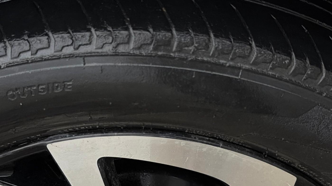 2021 Nissan MAGNITE XV MT, Petrol, Manual, 49,270 km, Left Rear Tyre Tread