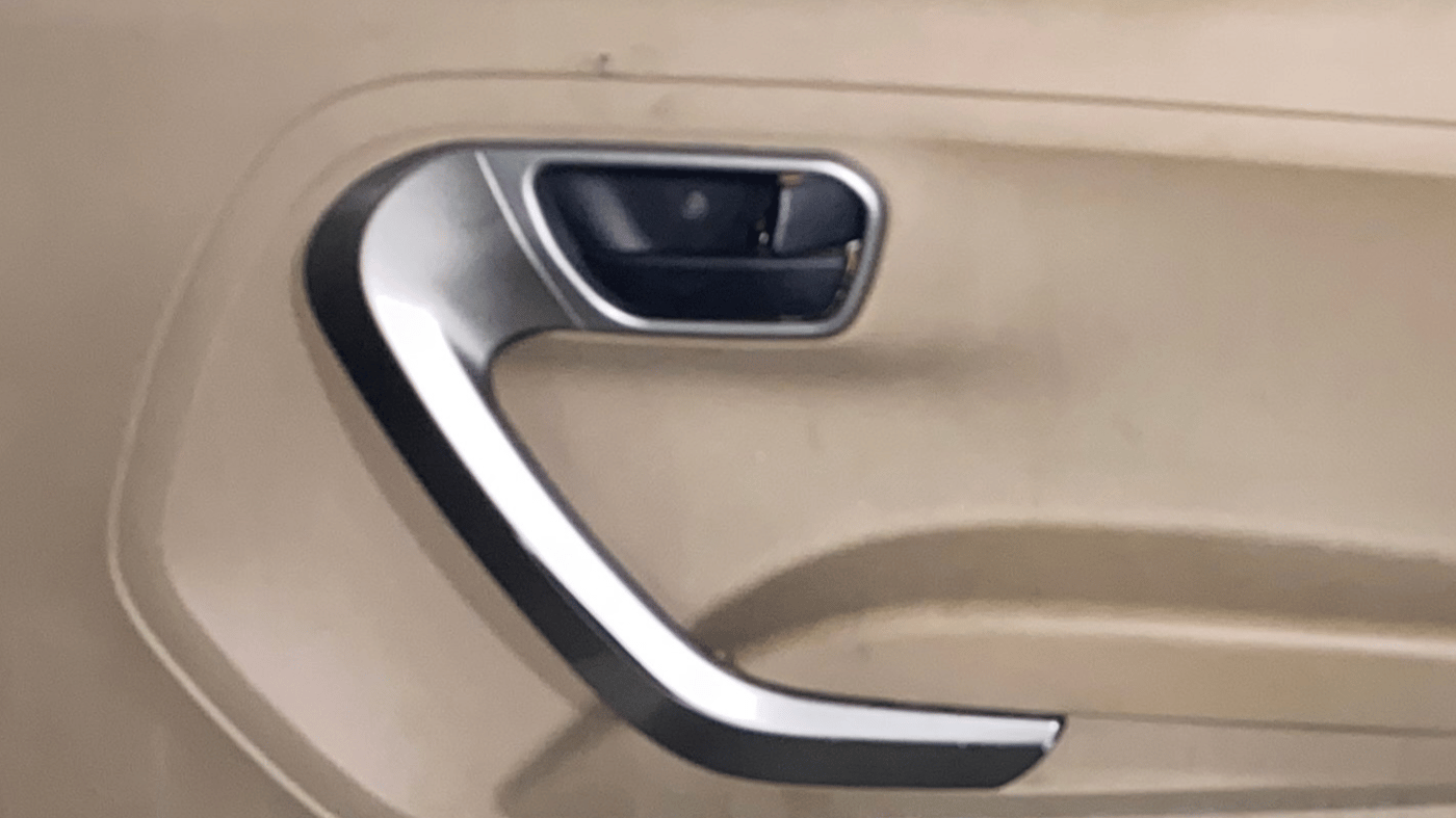 2022 Mahindra BOLERO NEO N 10 (O), Diesel, Manual, 56,630 km, Driver Side Door Panels Control