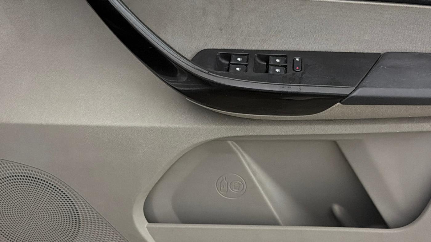 2017 Tata Tiago XZA PETROL, Petrol, Automatic, 76,602 km, Driver Side Door Panels Control
