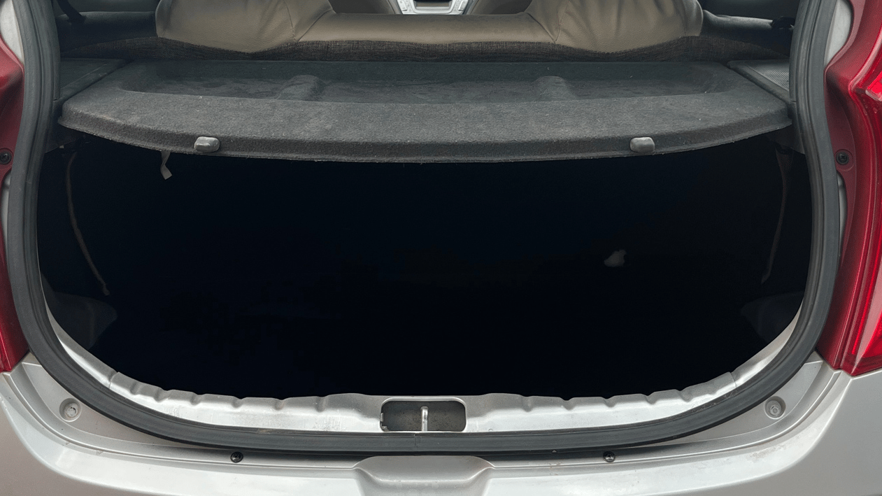 2016 Hyundai Eon MAGNA +, Petrol, Manual, 22,383 km, Boot Inside