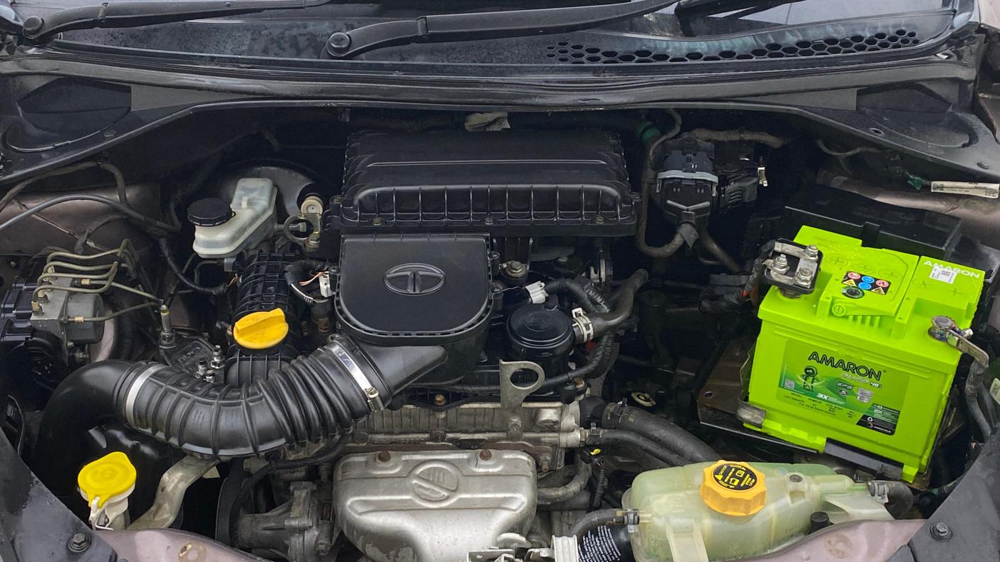 2017 Tata Tiago XZ(O) PETROL, Petrol, Manual, 90,426 km, Engine View