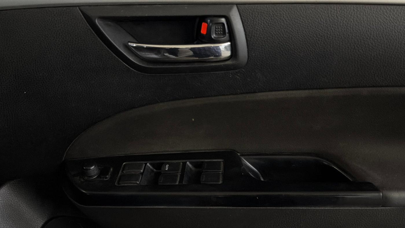 2016 Maruti Swift ZXI, Petrol, Manual, 74,273 km, Driver Side Door Panels Control
