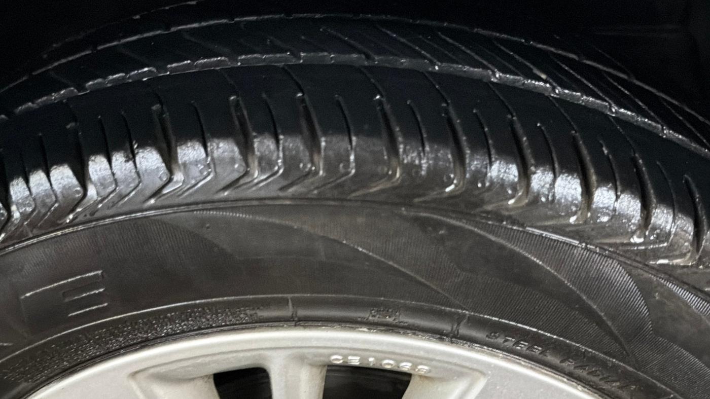 2016 Maruti Swift ZXI, Petrol, Manual, 74,273 km, Right Front Tyre Tread