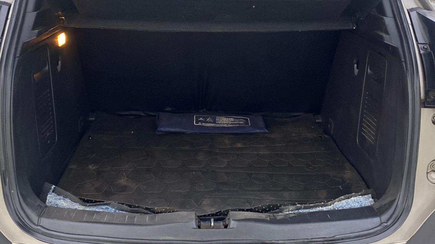 2021 Nissan Kicks XV 1.5, Petrol, Manual, 31,153 km, Boot Inside