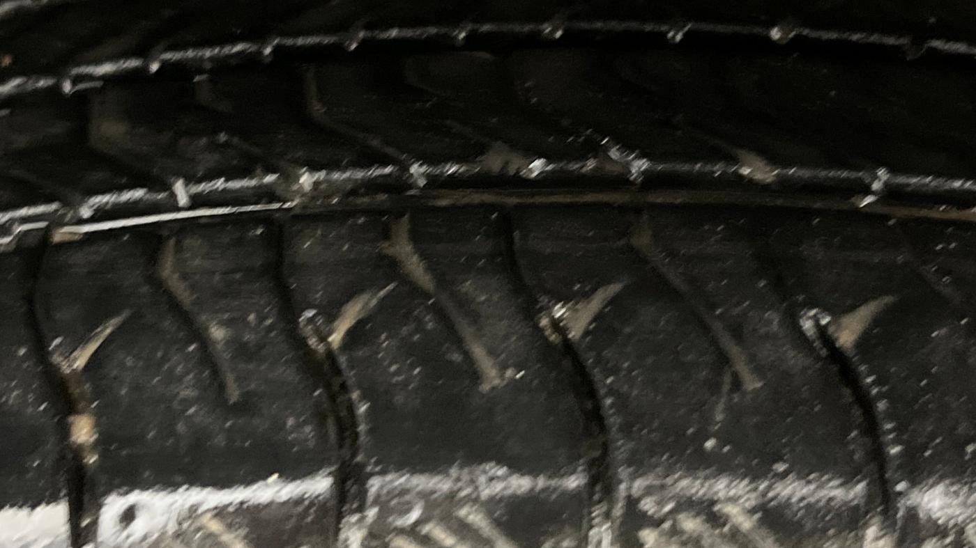 2025 Maruti Grand Vitara ZETA PLUS  HYBRID ECVT, Hybrid, Automatic, 30,655 km, Right Front Tyre Tread