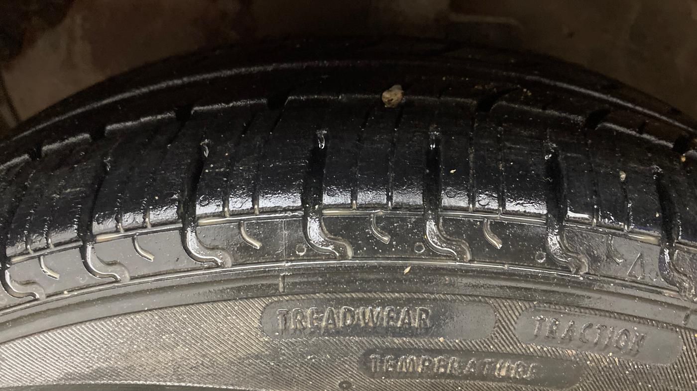 2014 Maruti Celerio ZXI, Petrol, Manual, 53,421 km, Left Front Tyre Tread