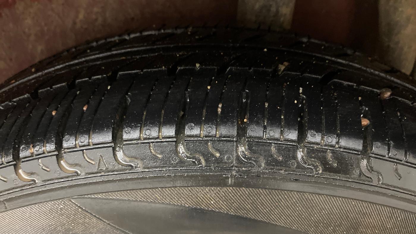 2014 Maruti Celerio ZXI, Petrol, Manual, 53,421 km, Left Rear Tyre Tread