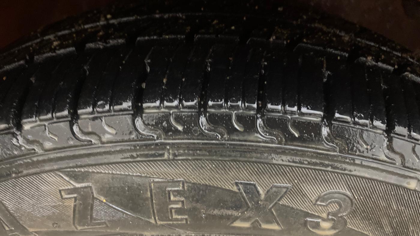 2014 Maruti Celerio ZXI, Petrol, Manual, 53,421 km, Right Front Tyre Tread