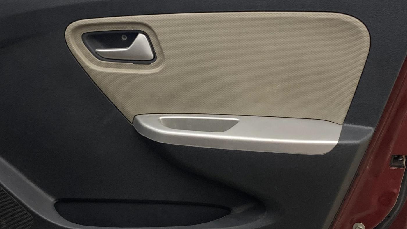 2015 Maruti Alto K10 VXI AMT, Petrol, Automatic, 61,631 km, Driver Side Door Panels Control