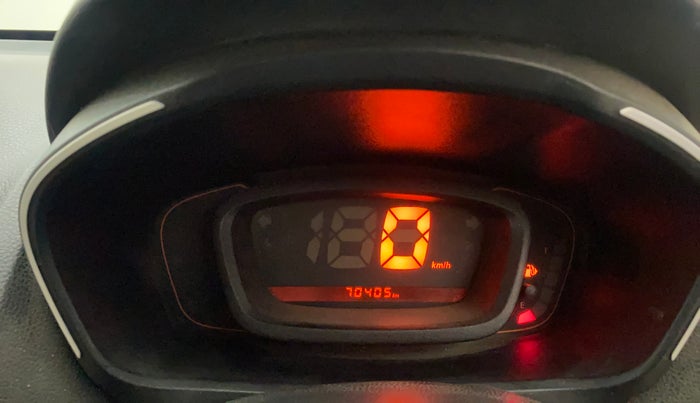 2017 Renault Kwid 1.0 RXL 02 Anniversary Edition, Petrol, Manual, 70,384 km, Odometer Image