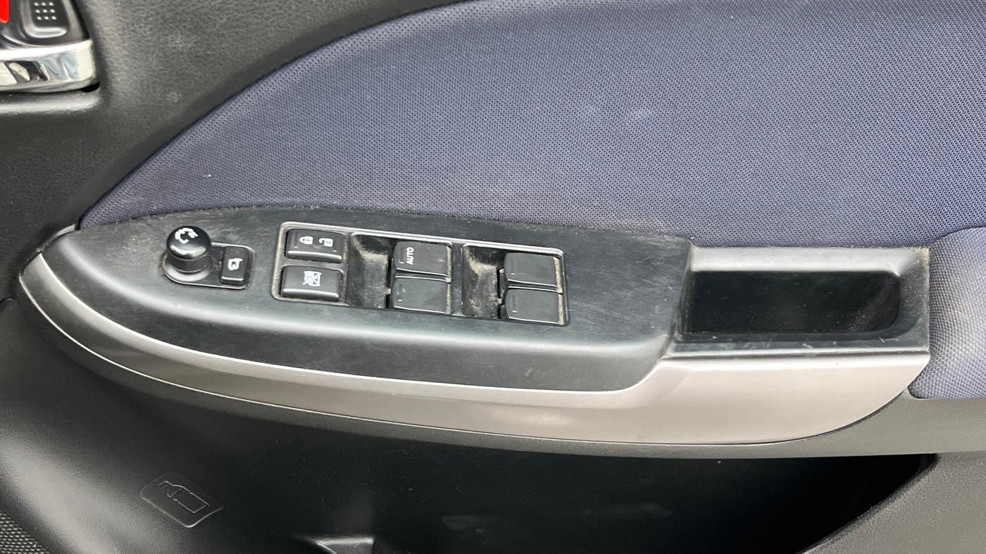 2019 Maruti Baleno ALPHA PETROL 1.2, Petrol, Manual, 66,990 km, Driver Side Door Panels Control