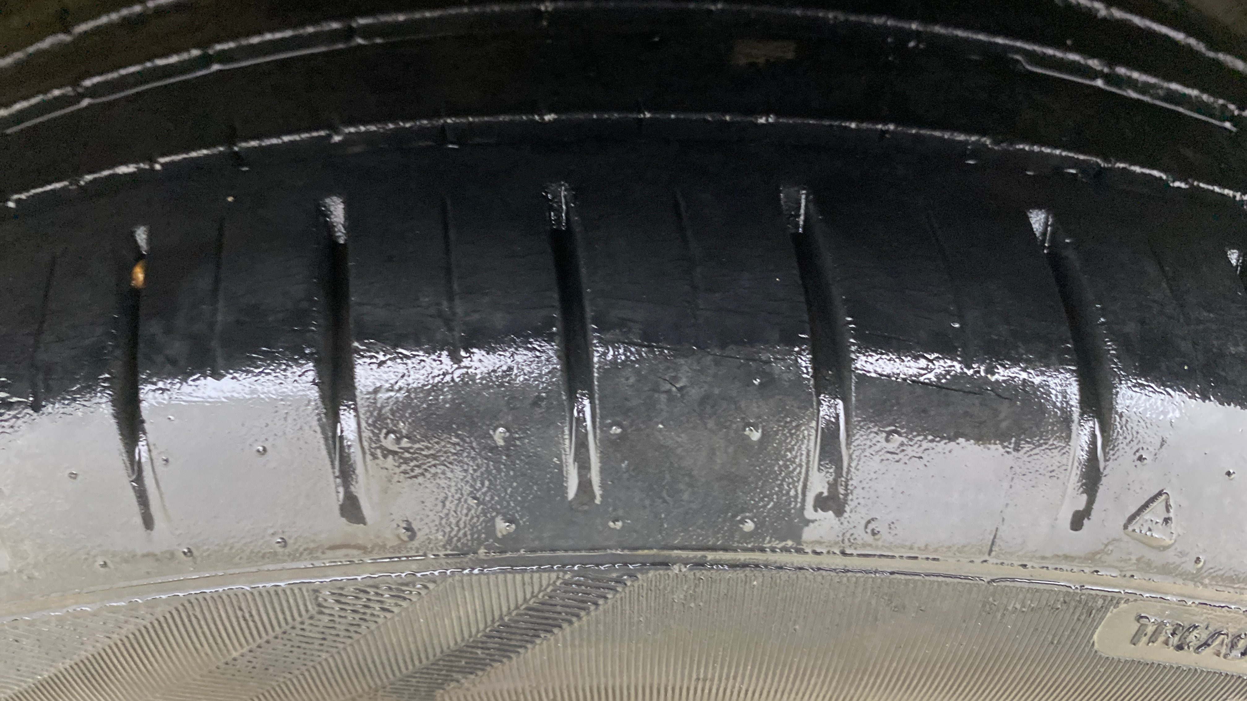 2021 Maruti Baleno ZETA CVT PETROL 1.2, Petrol, Automatic, 51,915 km, Right Front Tyre Tread
