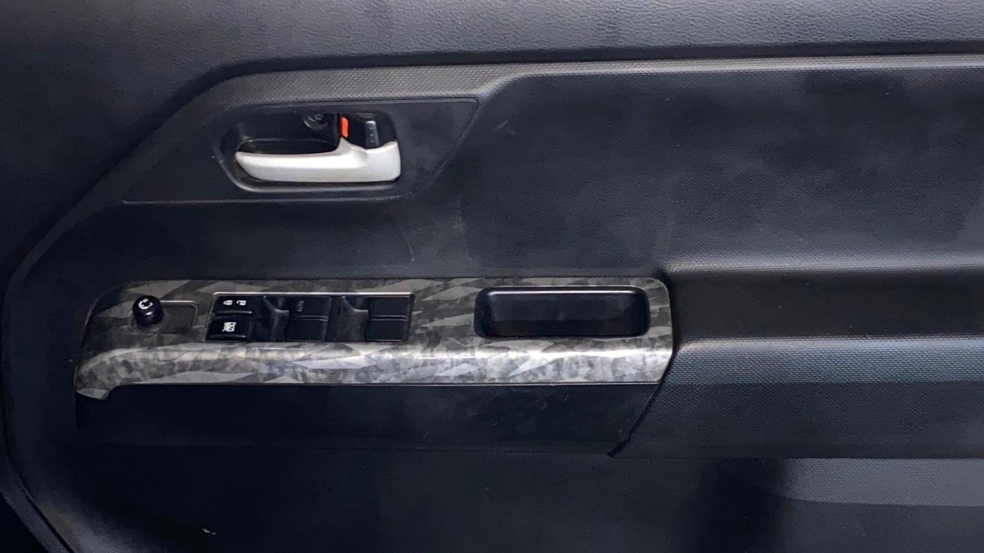 2024 Maruti New Wagon-R VXI 1.0 AMT, Petrol, Automatic, 13,724 km, Driver Side Door Panels Control