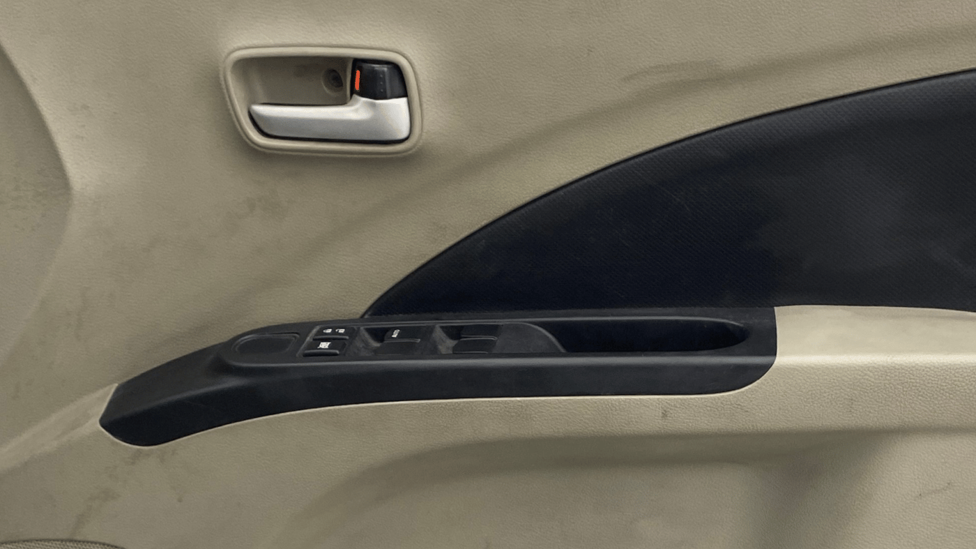2014 Maruti Celerio VXI AMT, Petrol, Automatic, 59,727 km, Driver Side Door Panels Control