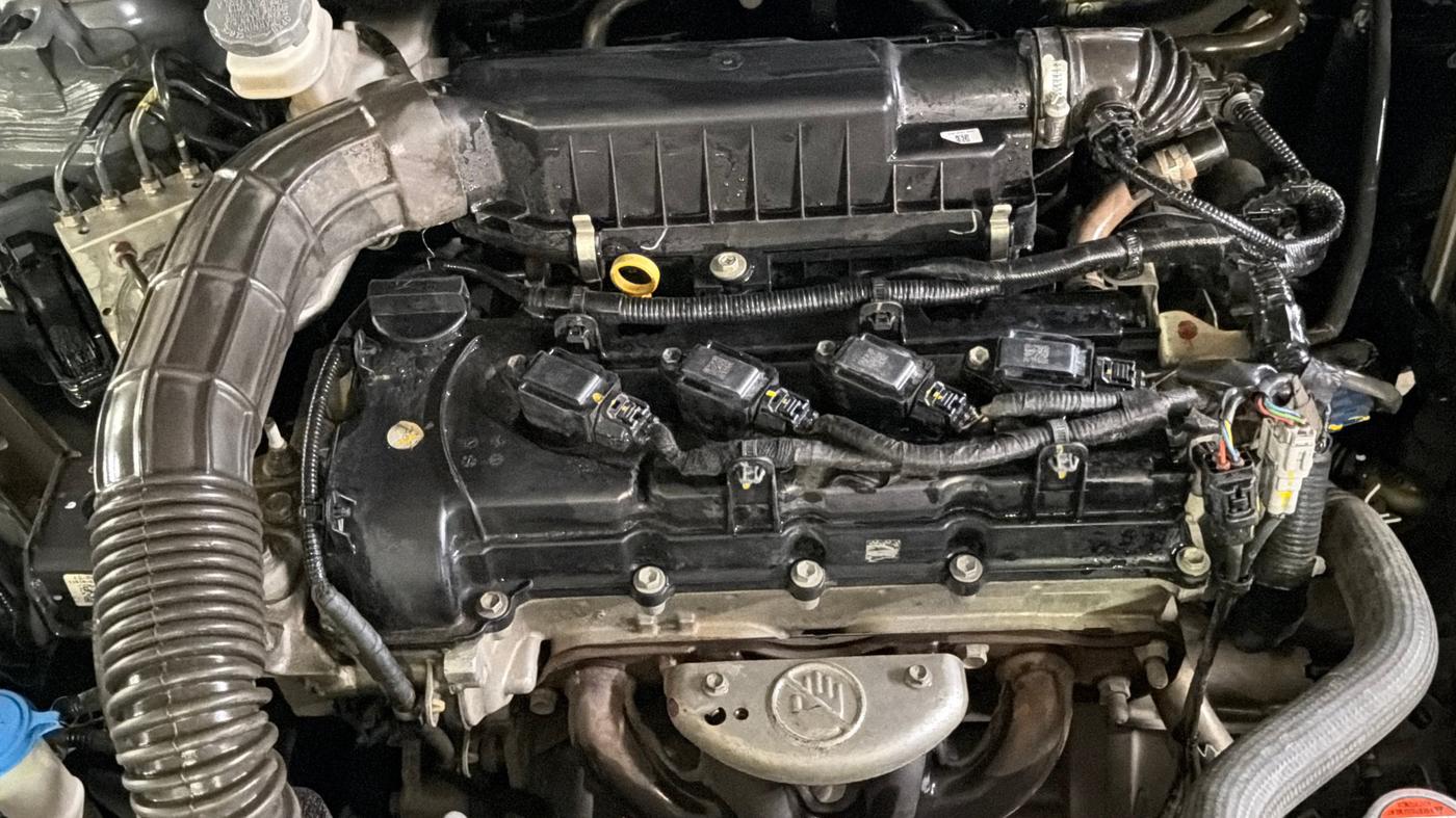 2023 Maruti Ciaz ZETA 1.5 SHVS MT PETROL, Petrol, Manual, 41,406 km, Engine View - Right