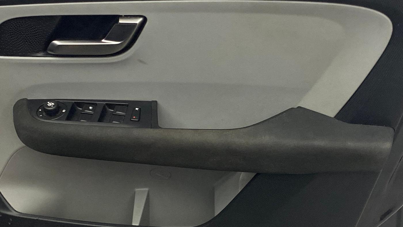 2021 Tata ALTROZ XZ PETROL, Petrol, Manual, 26,989 km, Driver Side Door Panels Control