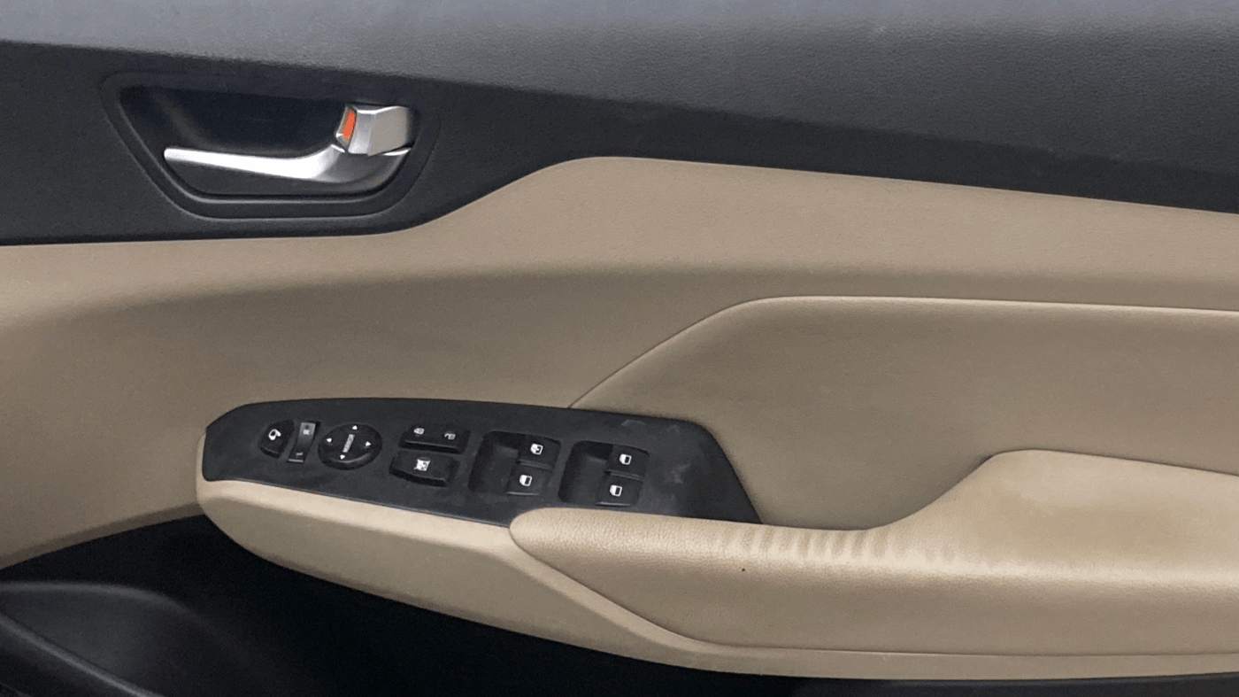 2021 Hyundai Verna SX (O) 1.5 VTVT IVT, Petrol, Automatic, 44,578 km, Driver Side Door Panels Control