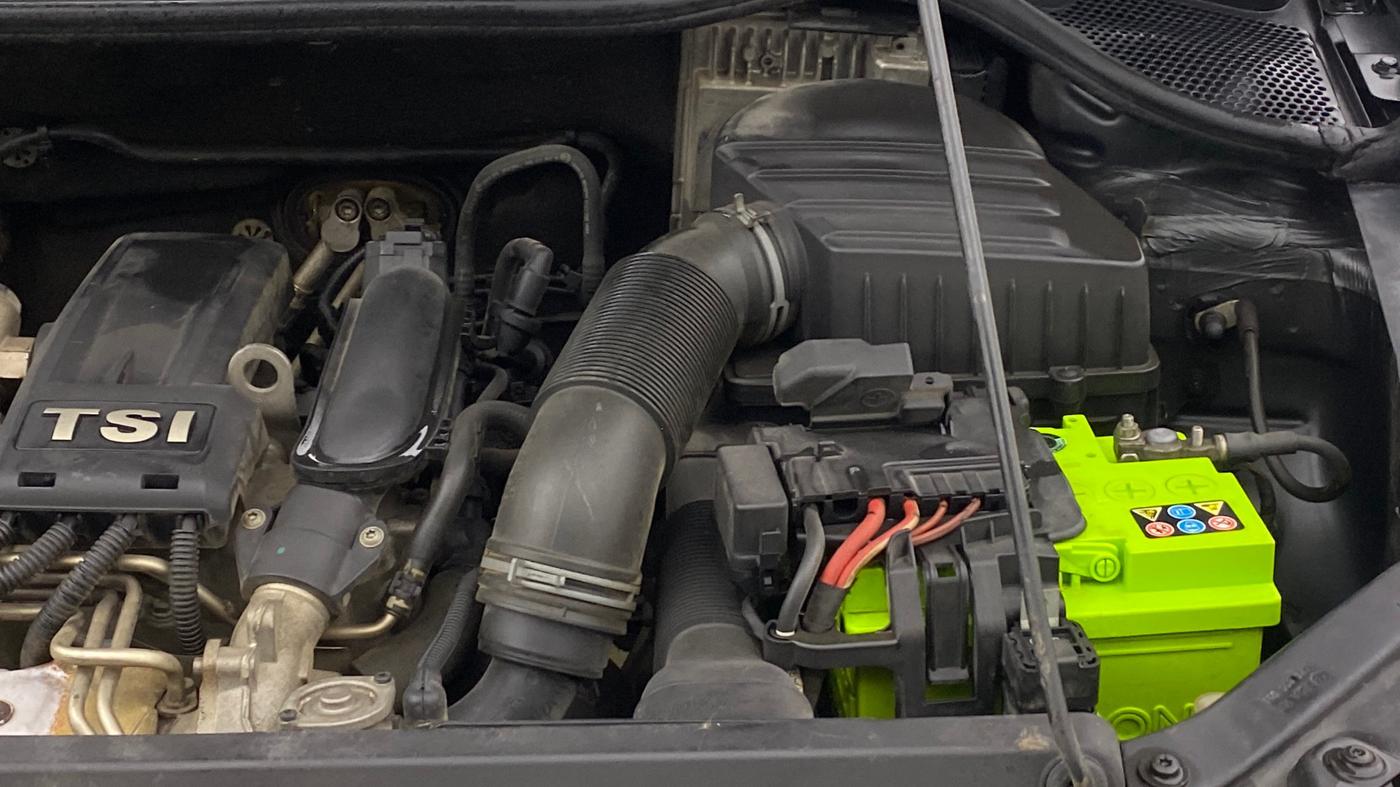 2017 Volkswagen Vento HIGHLINE PLUS 1.2 AT 16 ALLOY, Petrol, Automatic, 75,479 km, Engine View - Left