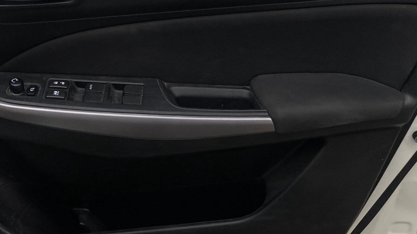 2023 Maruti Swift ZXI, Petrol, Manual, 62,871 km, Driver Side Door Panels Control