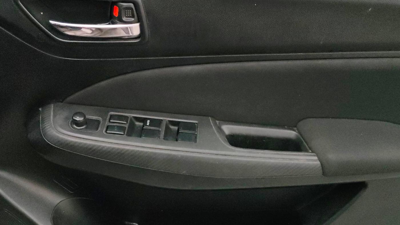 2018 Maruti Swift VXI AMT, Petrol, Automatic, 45,442 km, Driver Side Door Panels Control
