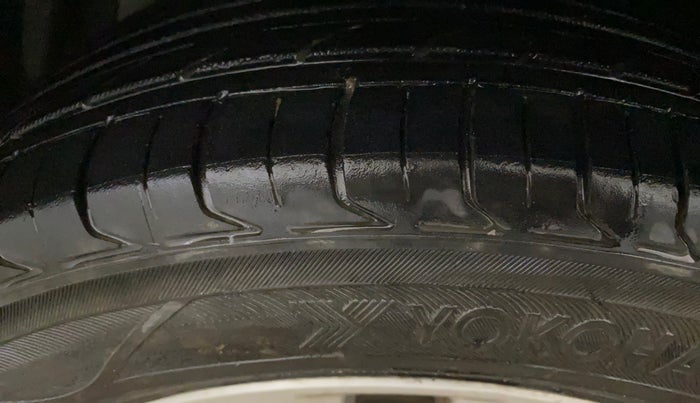 2016 Maruti Ciaz ZXI+ AT, Petrol, Automatic, 1,17,673 km, Left Front Tyre Tread