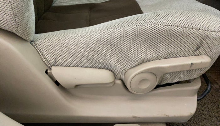 2016 Maruti Ciaz ZXI+ AT, Petrol, Automatic, 1,17,673 km, Driver Side Adjustment Panel