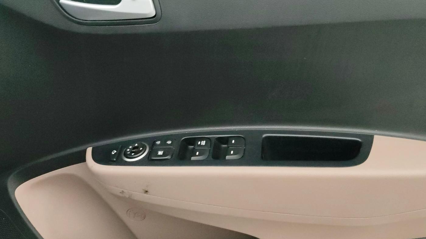 2018 Hyundai Grand i10 SPORTZ AT 1.2 KAPPA VTVT, Petrol, Automatic, 18,286 km, Driver Side Door Panels Control