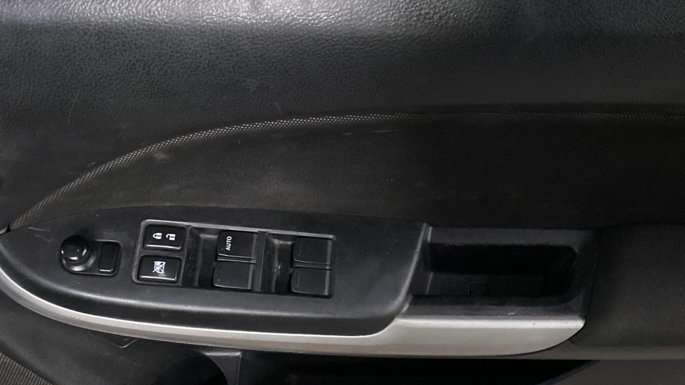 2017 Maruti Baleno ALPHA PETROL 1.2, Petrol, Manual, 68,794 km, Driver Side Door Panels Control