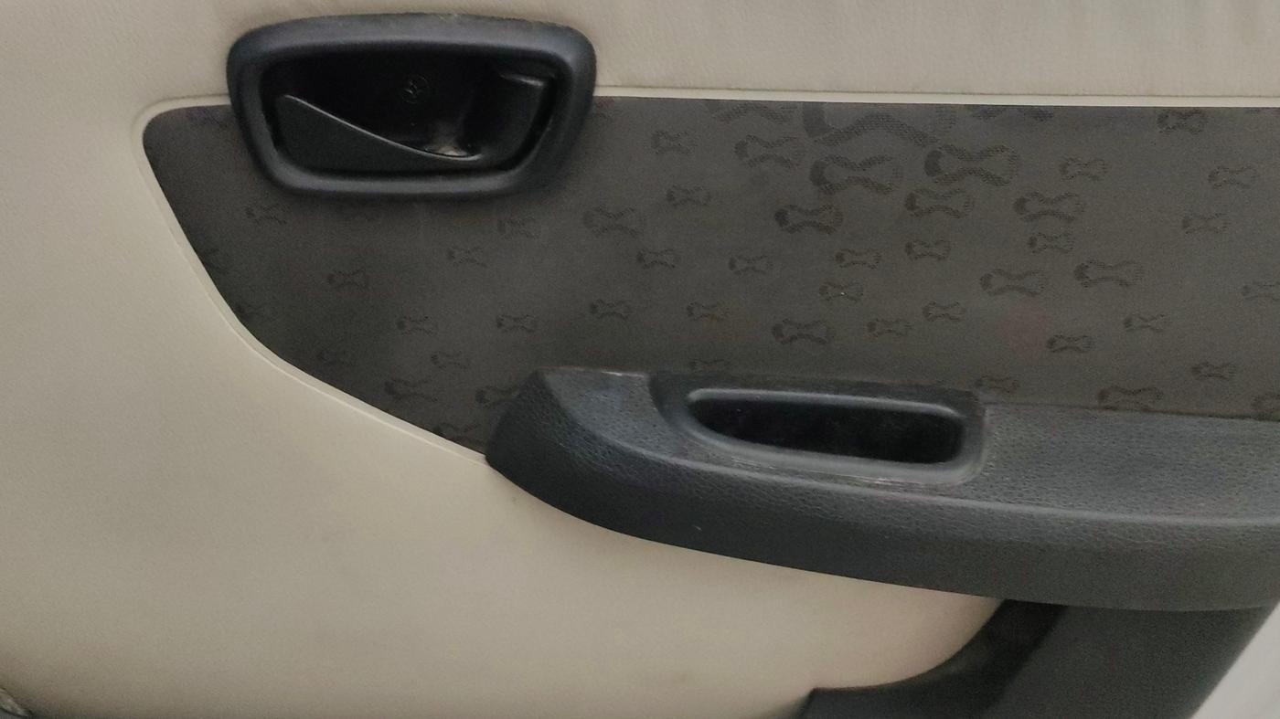 2016 Tata Nano TWIST XT, Petrol, Manual, 35,756 km, Driver Side Door Panels Control