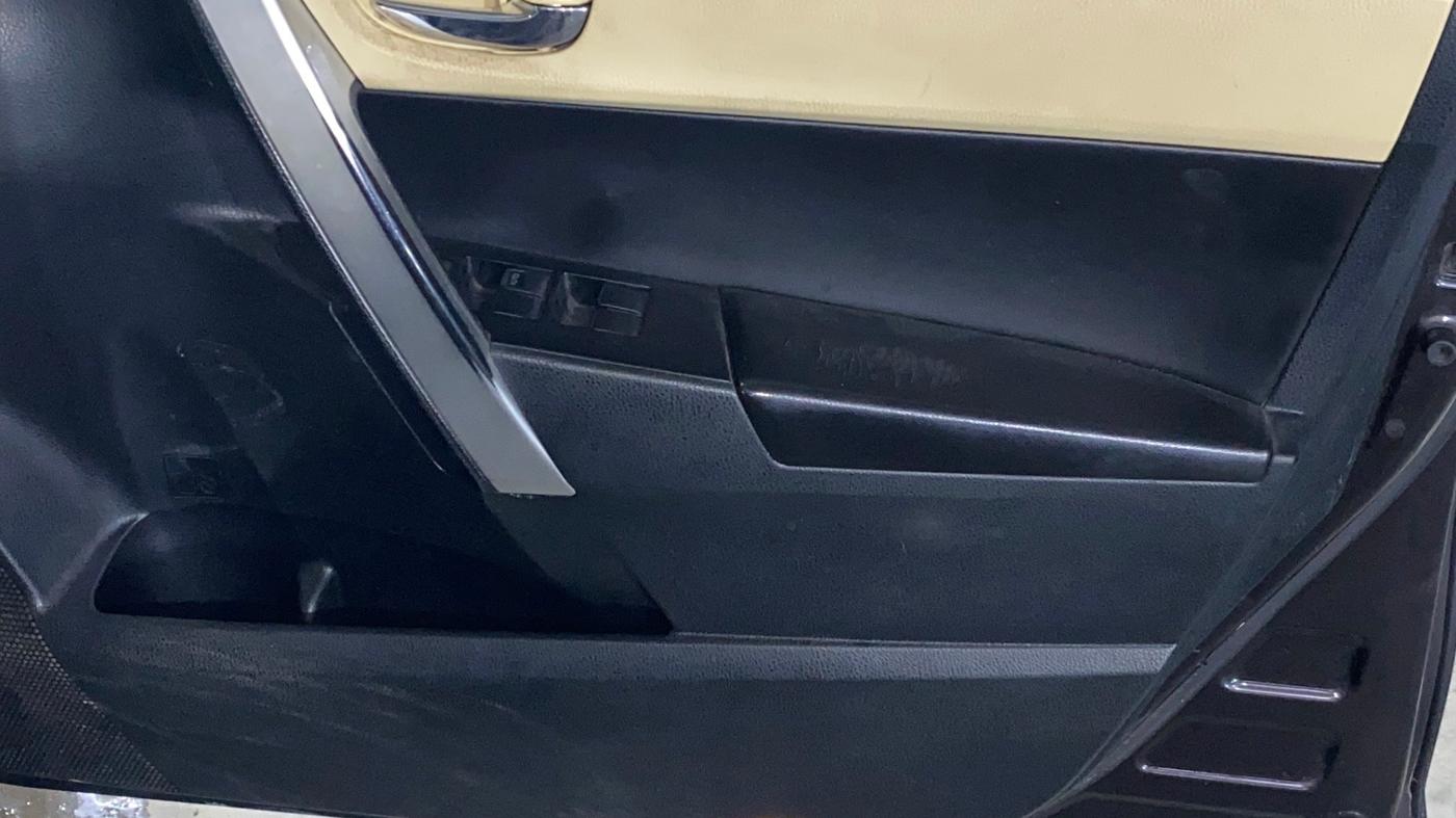 2018 Toyota Corolla Altis GL PETROL, Petrol, Manual, 88,507 km, Driver Side Door Panels Control