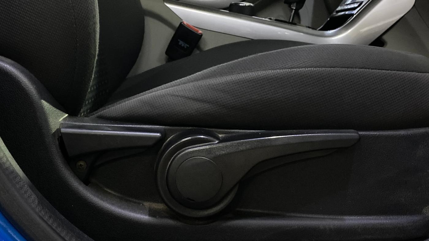 2018 Tata NEXON XZA PLUS DIESEL DUAL TONE, Diesel, Automatic, 90,714 km, Driver Side Adjustment Panel