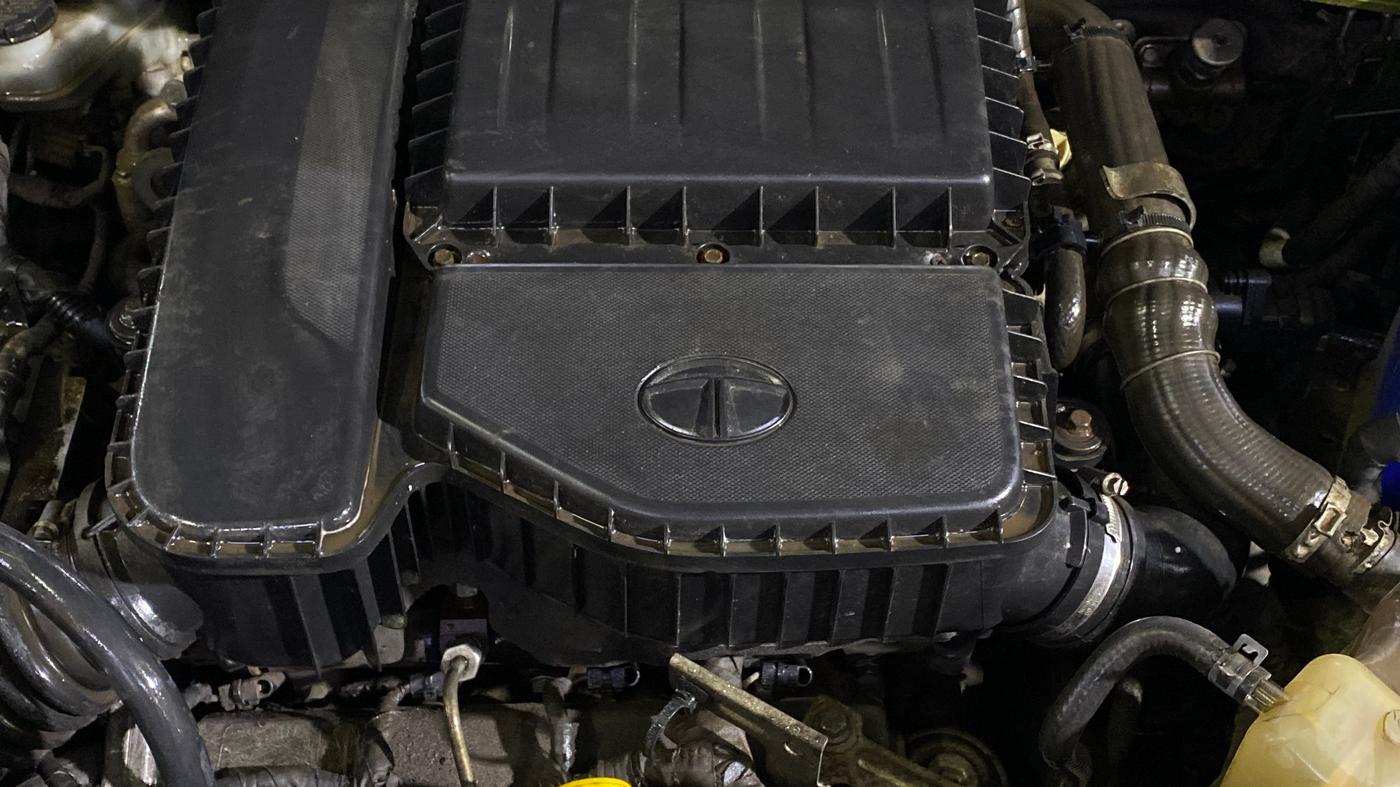 2018 Tata NEXON XZA PLUS DIESEL DUAL TONE, Diesel, Automatic, 90,714 km, Engine View