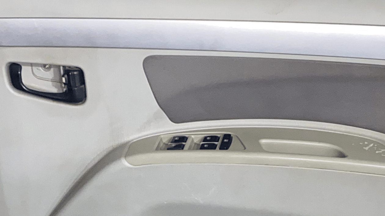 2017 Mahindra Scorpio S10, Diesel, Manual, 62,153 km, Driver Side Door Panels Control
