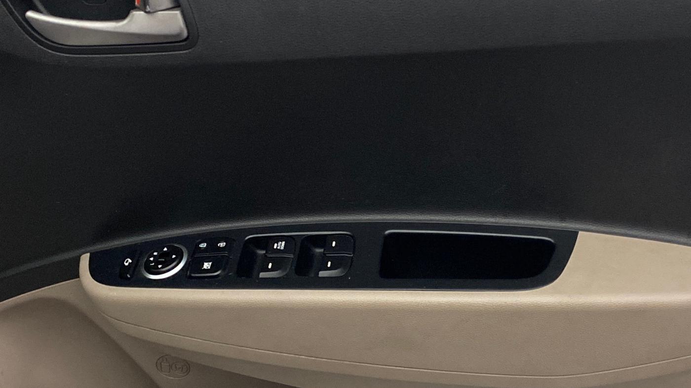2014 Hyundai Xcent SX 1.2 (O), Petrol, Manual, 63,007 km, Driver Side Door Panels Control