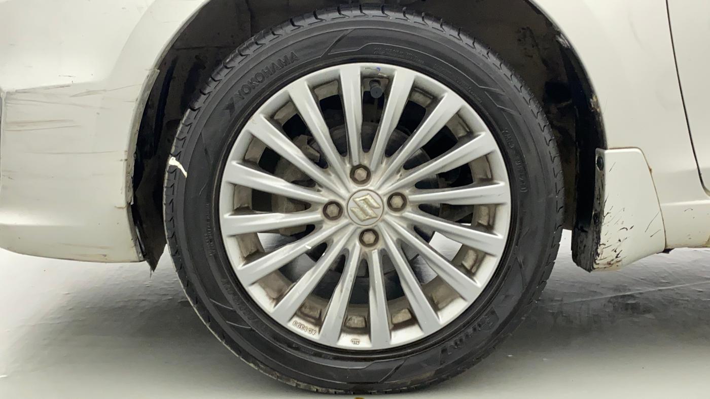 2017 Maruti Ciaz ALPHA 1.4 VVT, Petrol, Manual, 98,200 km, Left Front Wheel