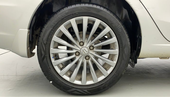 2017 Maruti Ciaz ALPHA 1.4 VVT, Petrol, Manual, 98,200 km, Right Rear Wheel