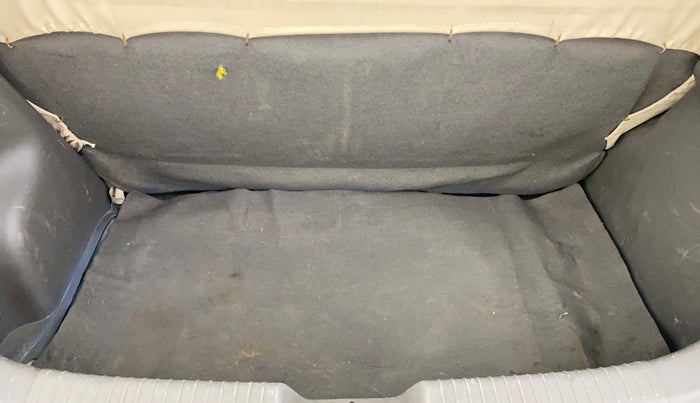 2014 Hyundai i10 SPORTZ 1.1, Petrol, Manual, 60,026 km, Boot Inside