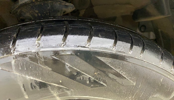 2014 Hyundai i10 SPORTZ 1.1, Petrol, Manual, 60,026 km, Right Front Tyre Tread