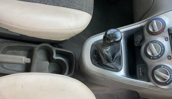 2014 Hyundai i10 SPORTZ 1.1, Petrol, Manual, 60,026 km, Gear Lever