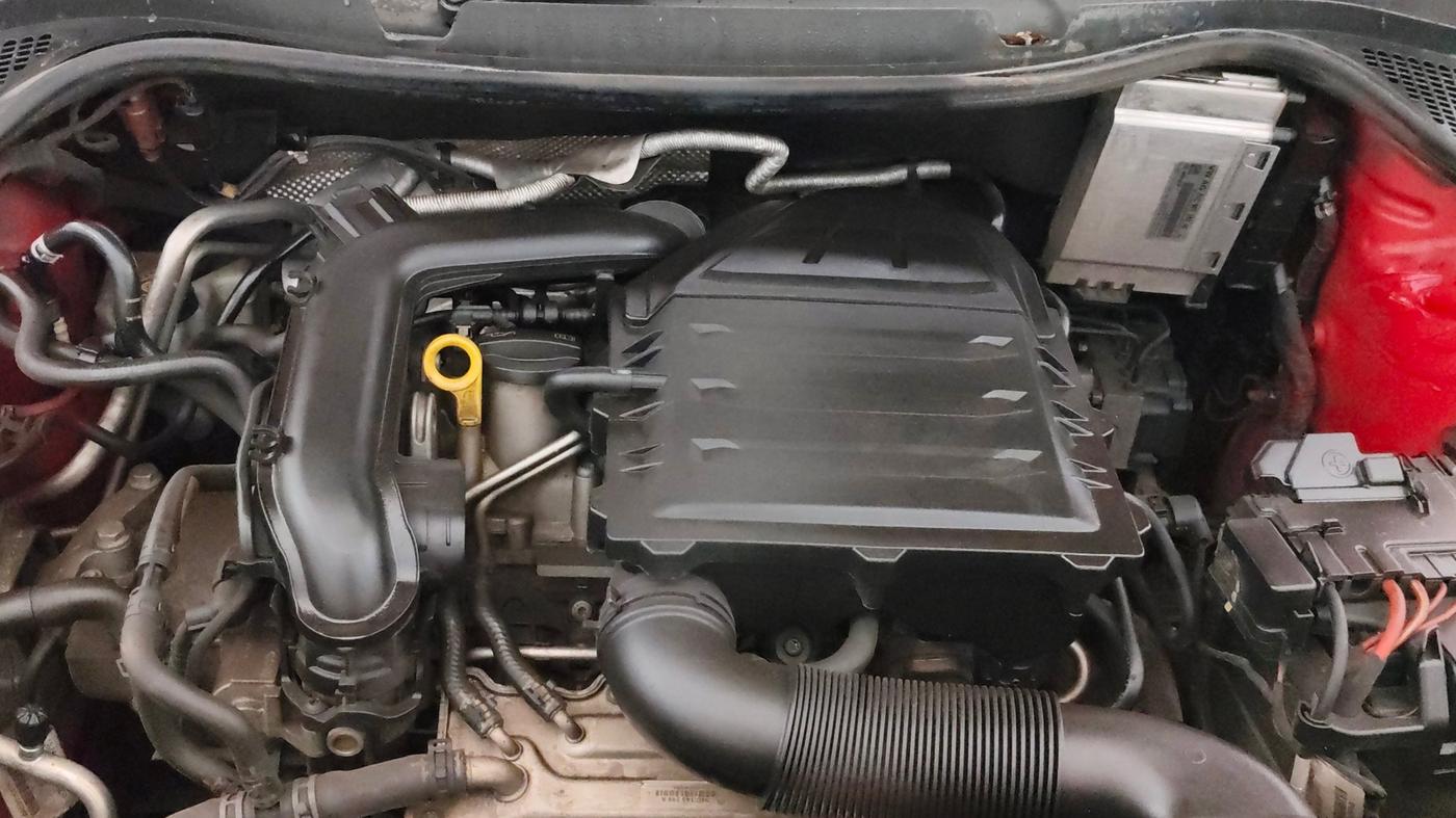 2020 Volkswagen Polo HIGHLINE PLUS 1.0L TSI, Petrol, Manual, 27,998 km, Engine View